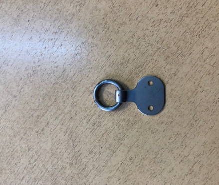 Κρεμαστάρι μεταλλικό ασημένιο 